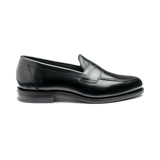 Loake Imperial sort poleret læder loafer set fra siden