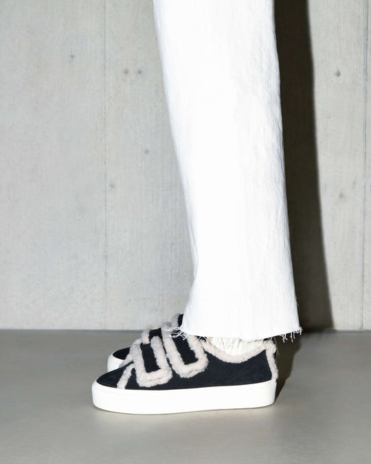 INUIKII Shearling Low Velcro Sort Sneaker