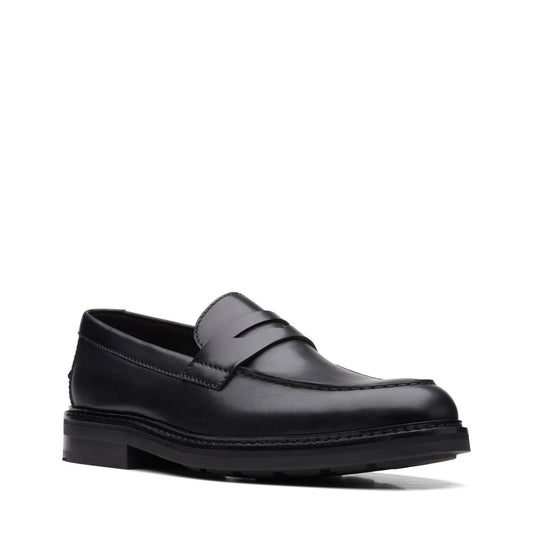 Polished and super comfy, step into our Craft Evan Ease luxury loafer. In supple black leather for that premium feel, the crafted finish homes a trusty rubber sole, plush cushioning and breathable sheepskin sock, bringing feel-good comfort that lasts.