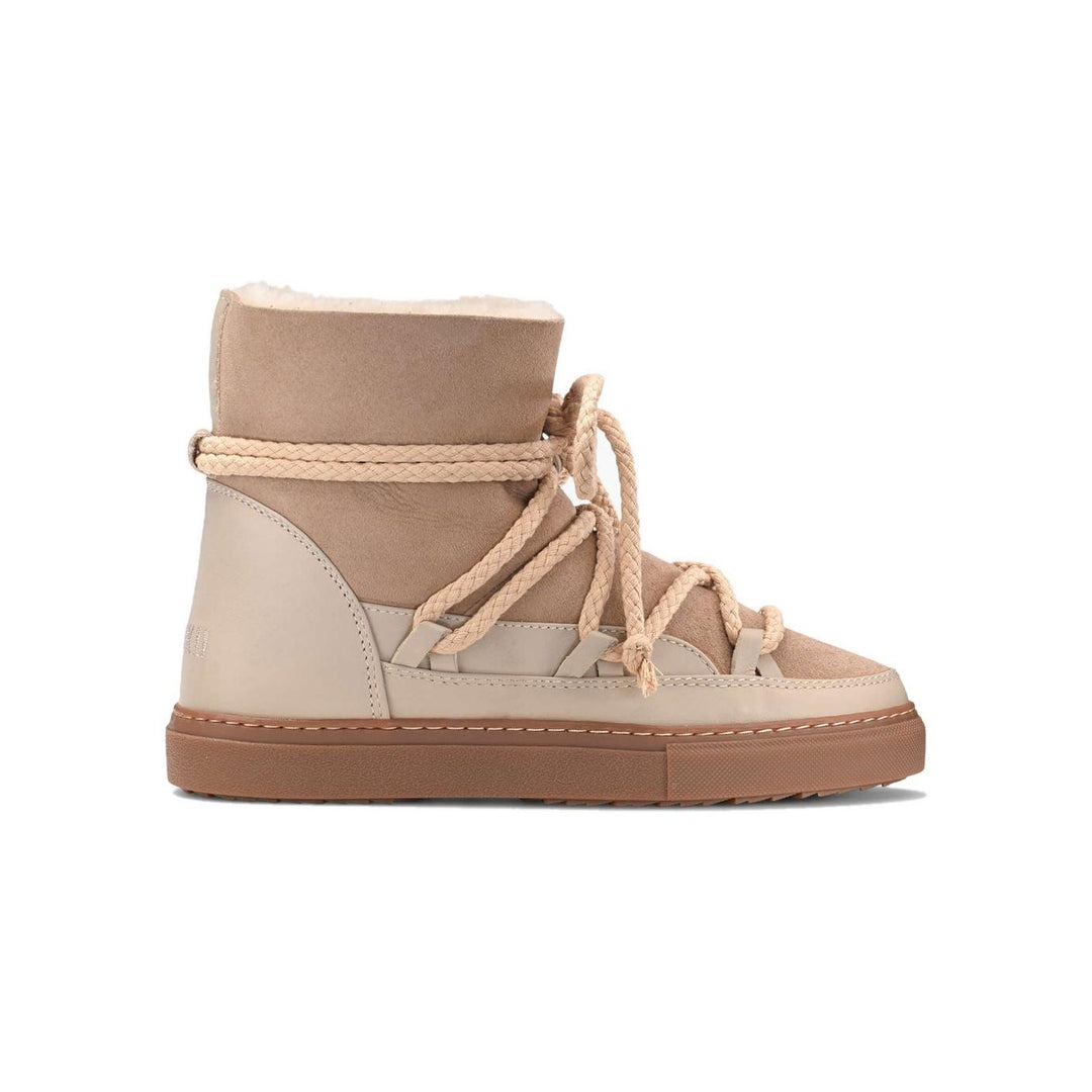 INUIKII Classic Boot Beige - støvlen set fra siden